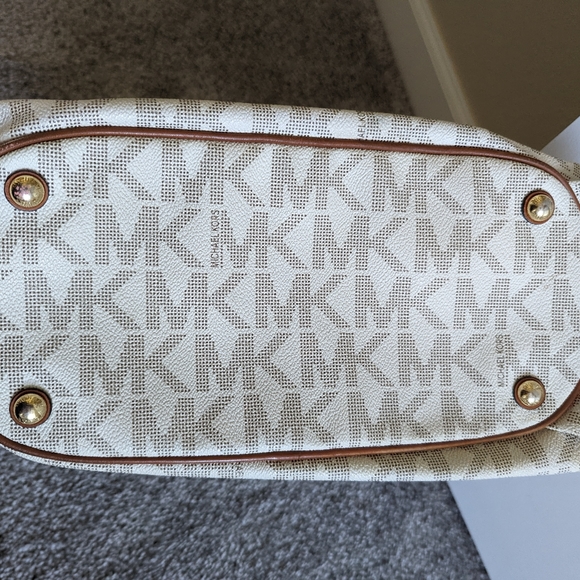 Michael kors jet set gathered tote vanilla purse - Picture 6 of 8